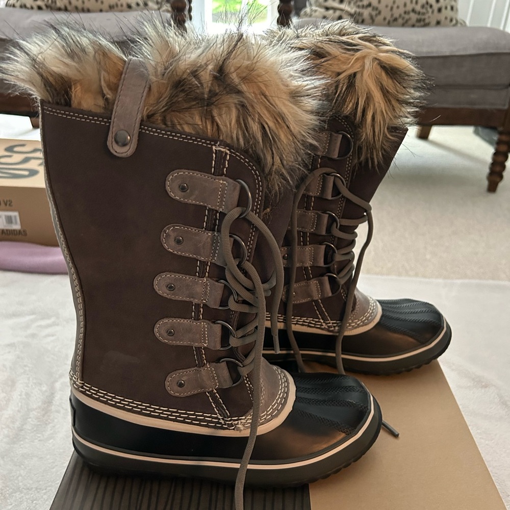 Sorel Winter Boots. BRAND NEW.